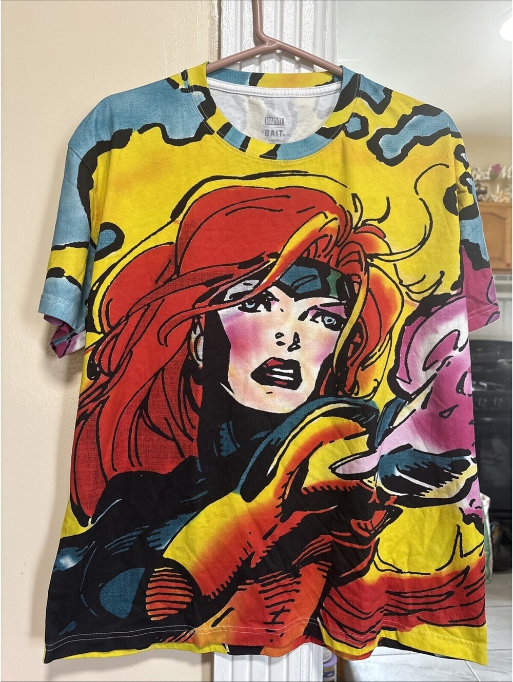 Marvel Bait Venom Spiderman Men's Comicbook Shirt Size Medium